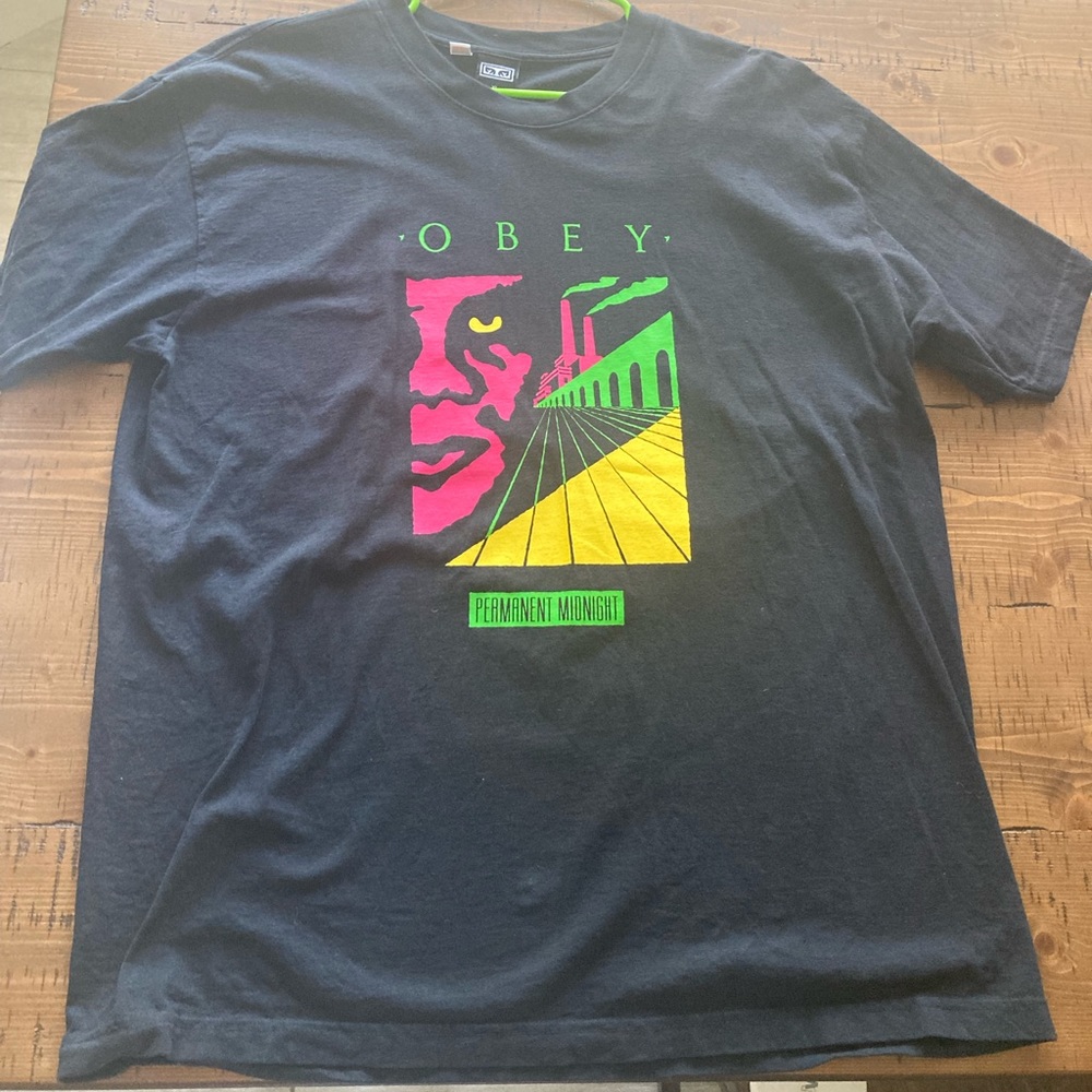 Like New Obey Graphic Tee